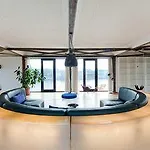 Industrial House On The Riverside Hotel