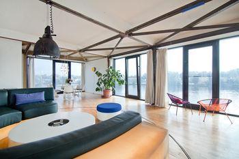 Hotel Industrial House On The Riverside Berlino